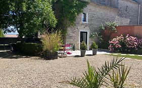 La Petite maison de Céline&Frédéric avec piscine à Préhy